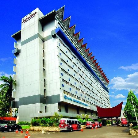 Danau Toba Hotel International Medan Luaran gambar