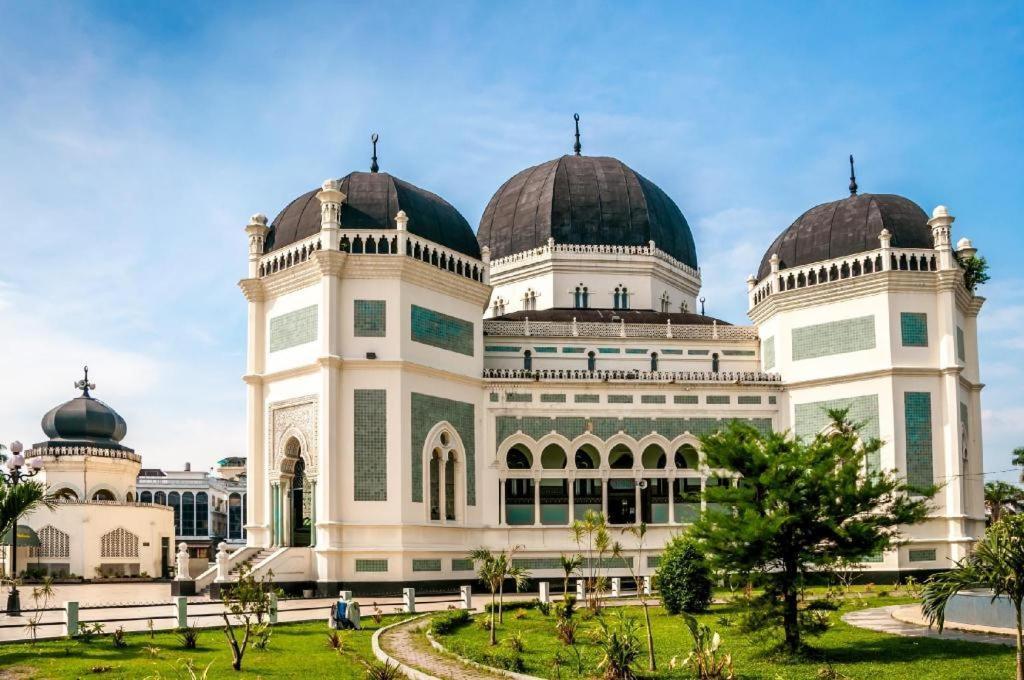 Danau Toba Hotel International Medan Luaran gambar