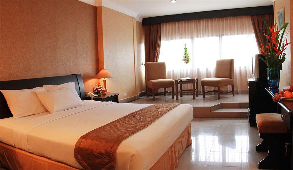 Danau Toba Hotel International Medan Luaran gambar